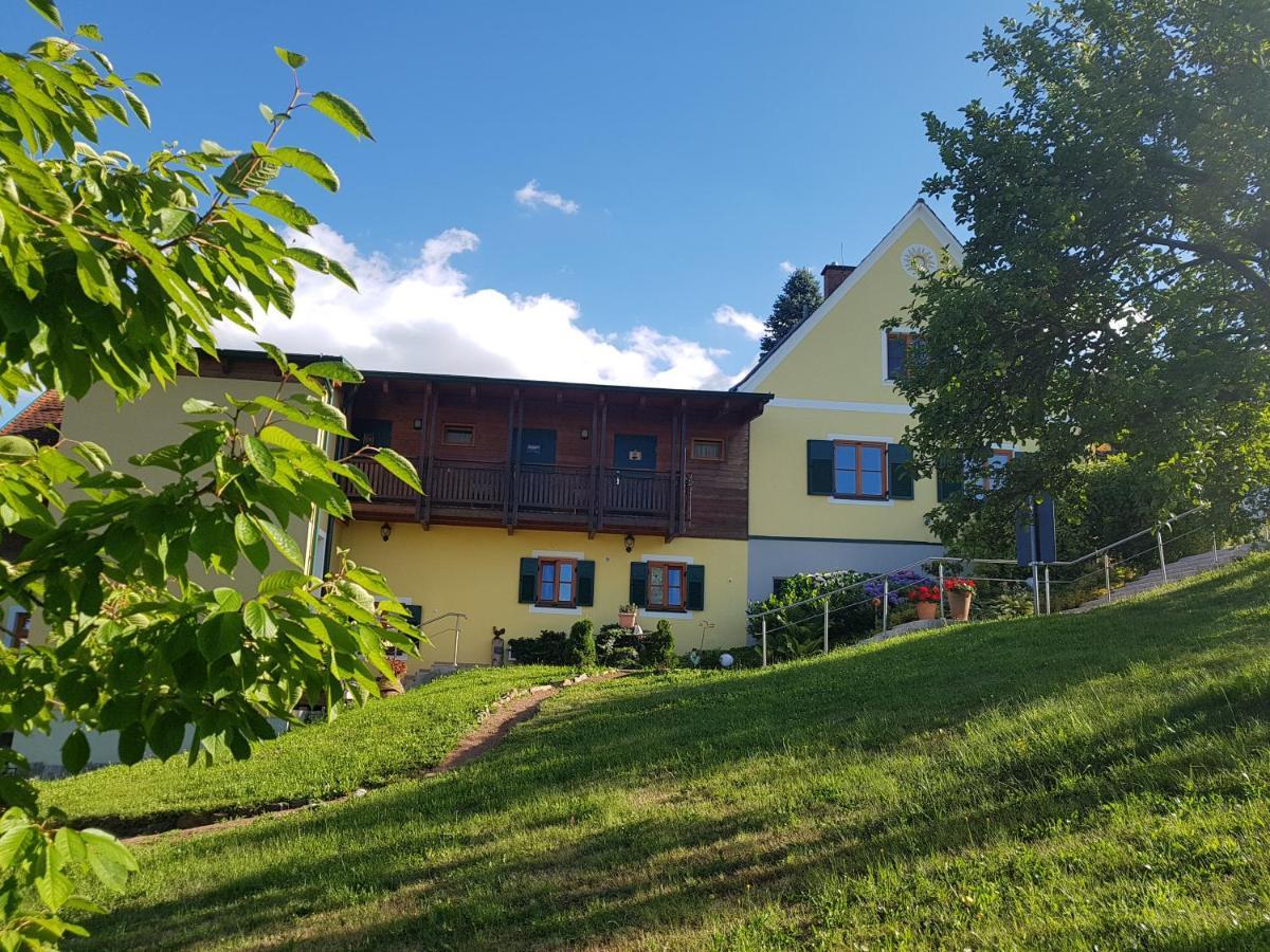 Ferienappartments Landhaus Fuehldichwohl Fehring Exterior photo